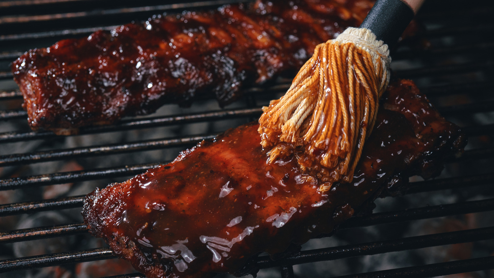 Brown vs White Sugar: Ultimate Guide to Perfect BBQ Sauce