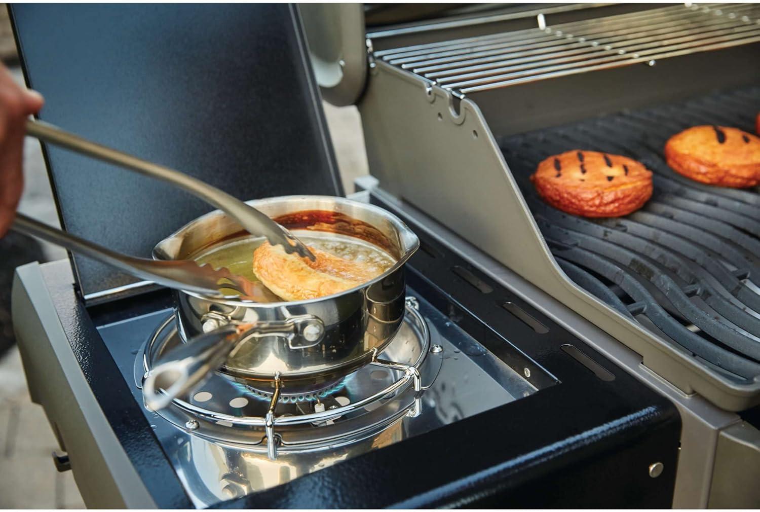 Turn Up the Heat: Our Play with the​ Napoleon ‌Rogue⁢ 425