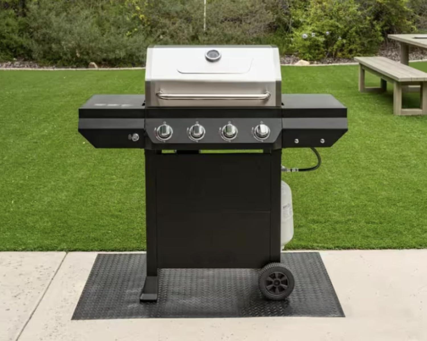 Sizzling Summers: Cooking with Our 4-Burner Gas Grill